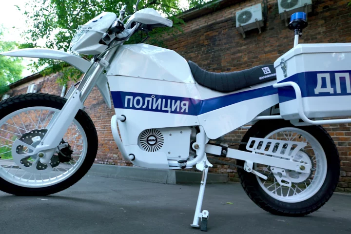 Kalashnikov electric motorcycle: basic and utilitarian design, not unlike the AK-47 itself