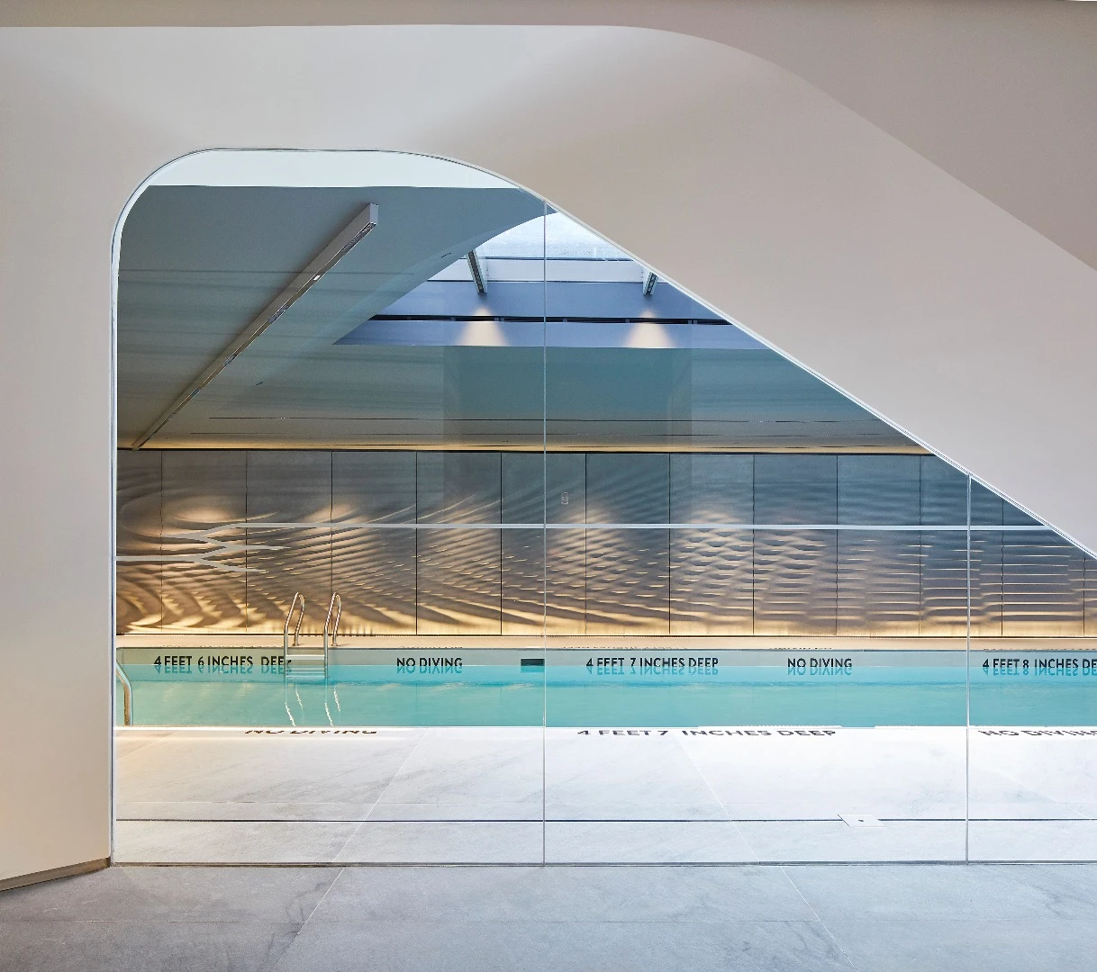 520 West 28th Street's amenities include a swimming pool