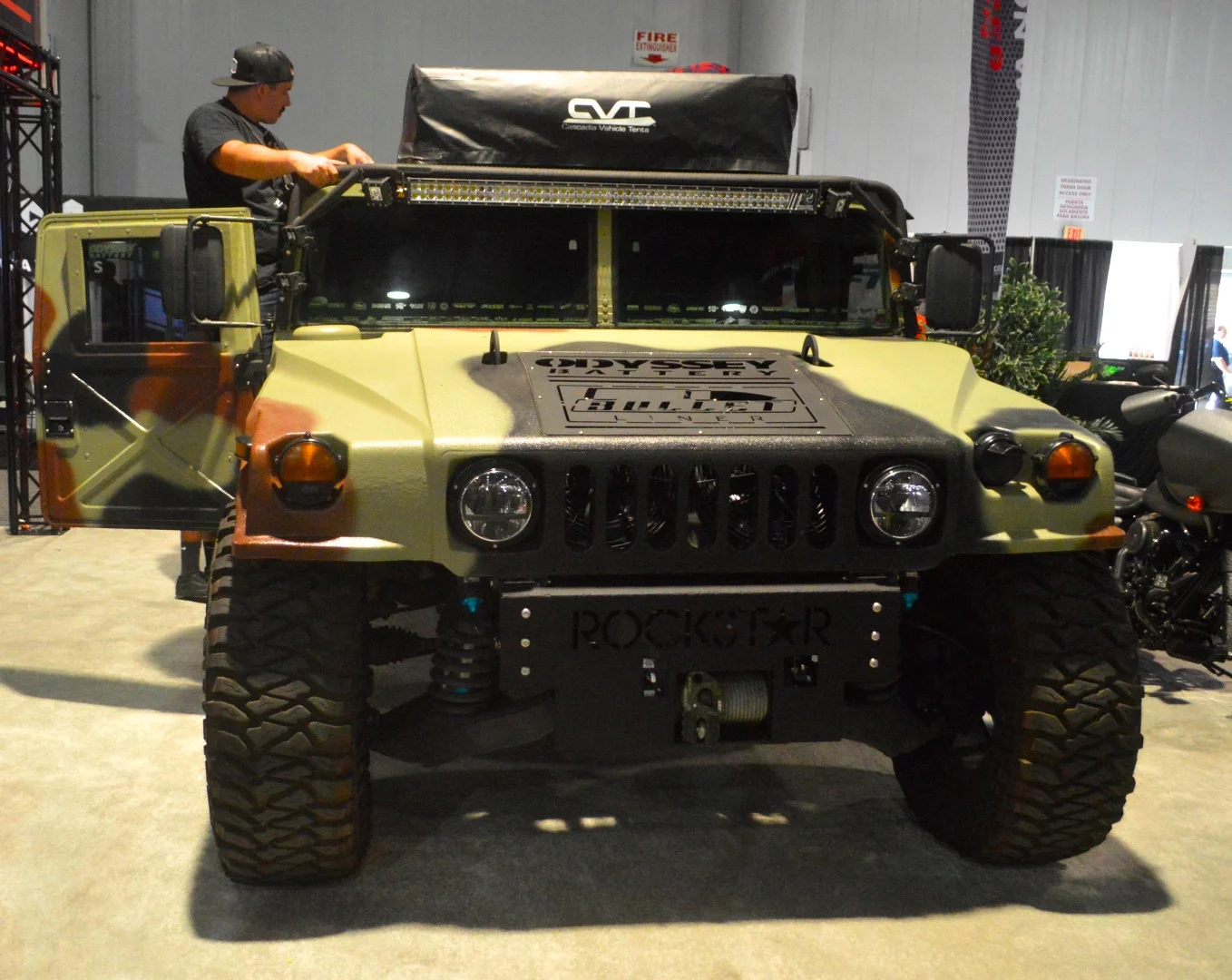 Bullet Liner Hummer with CVT roof-top tent