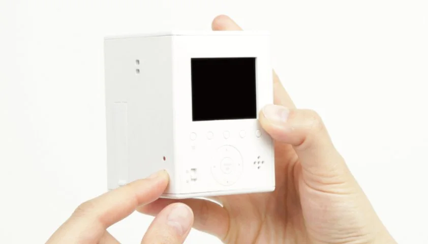 A charge status indicator above the power button will keep you updated on progress