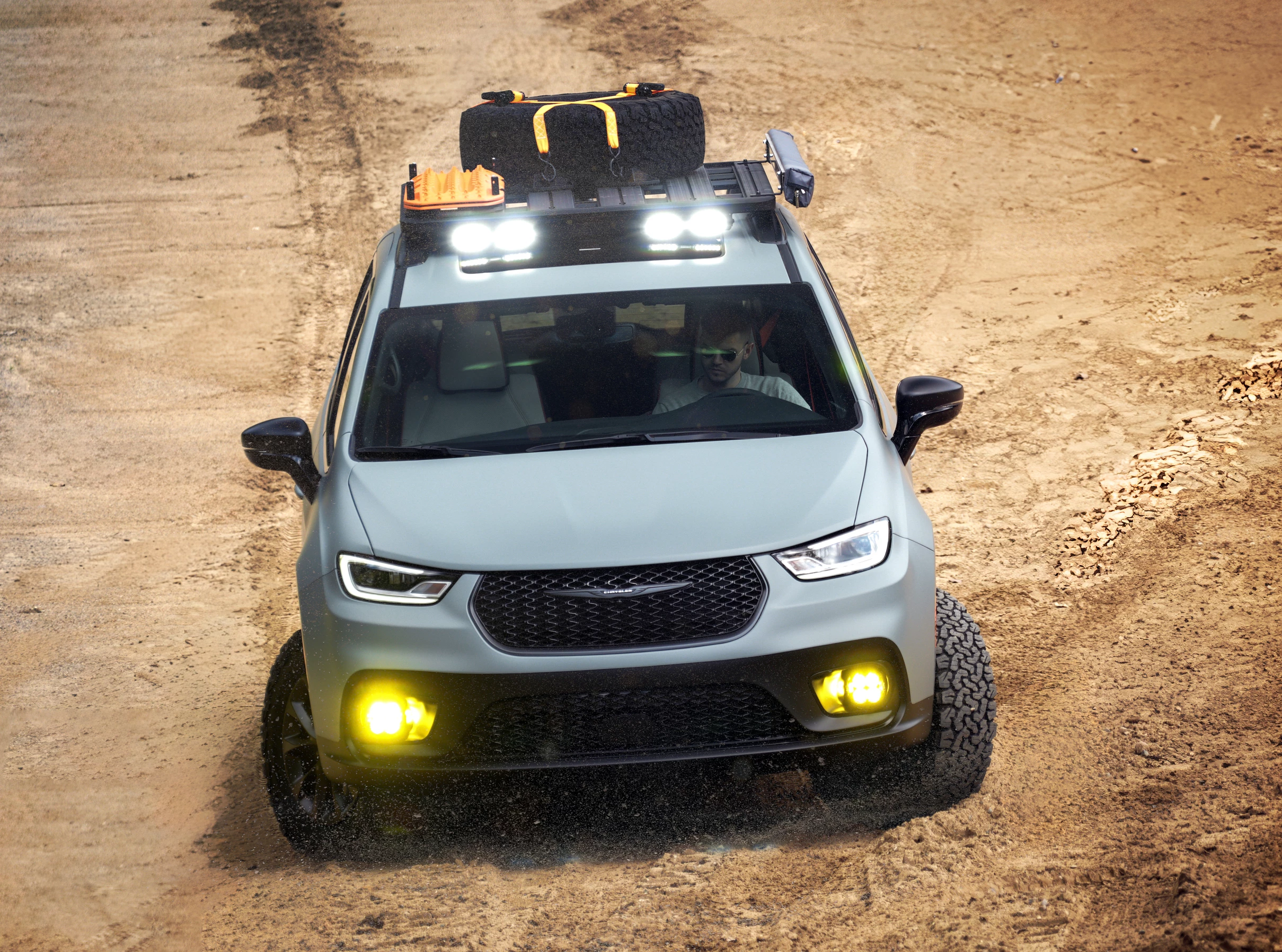 Along with the TYRI roof lamps, the Grizzly Peak concept has Baja Designs LP4 fog light pods