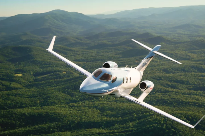 The HondaJet Elite will come in three color variants: Ice Blue, Ruby Red and Monarch Orange