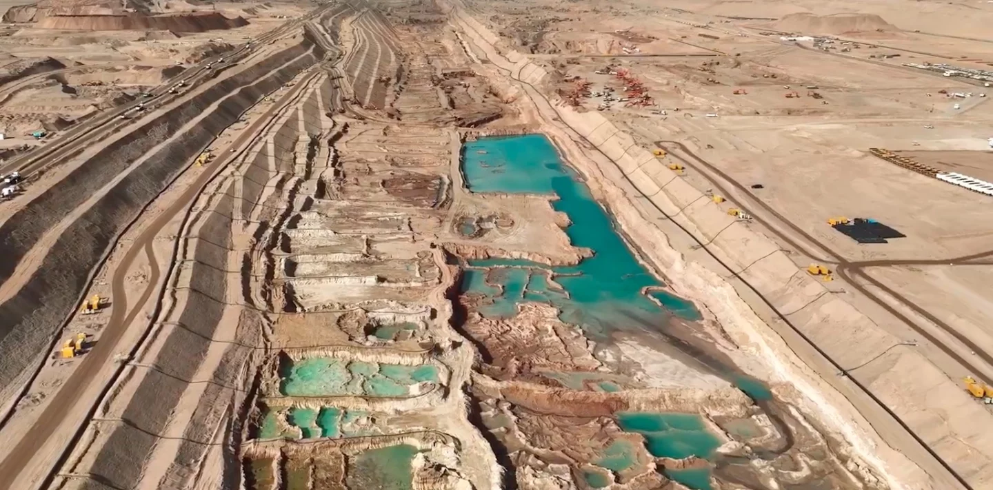 The Line will take the form of a mirrored rectangular building in the Saudi Arabian desert