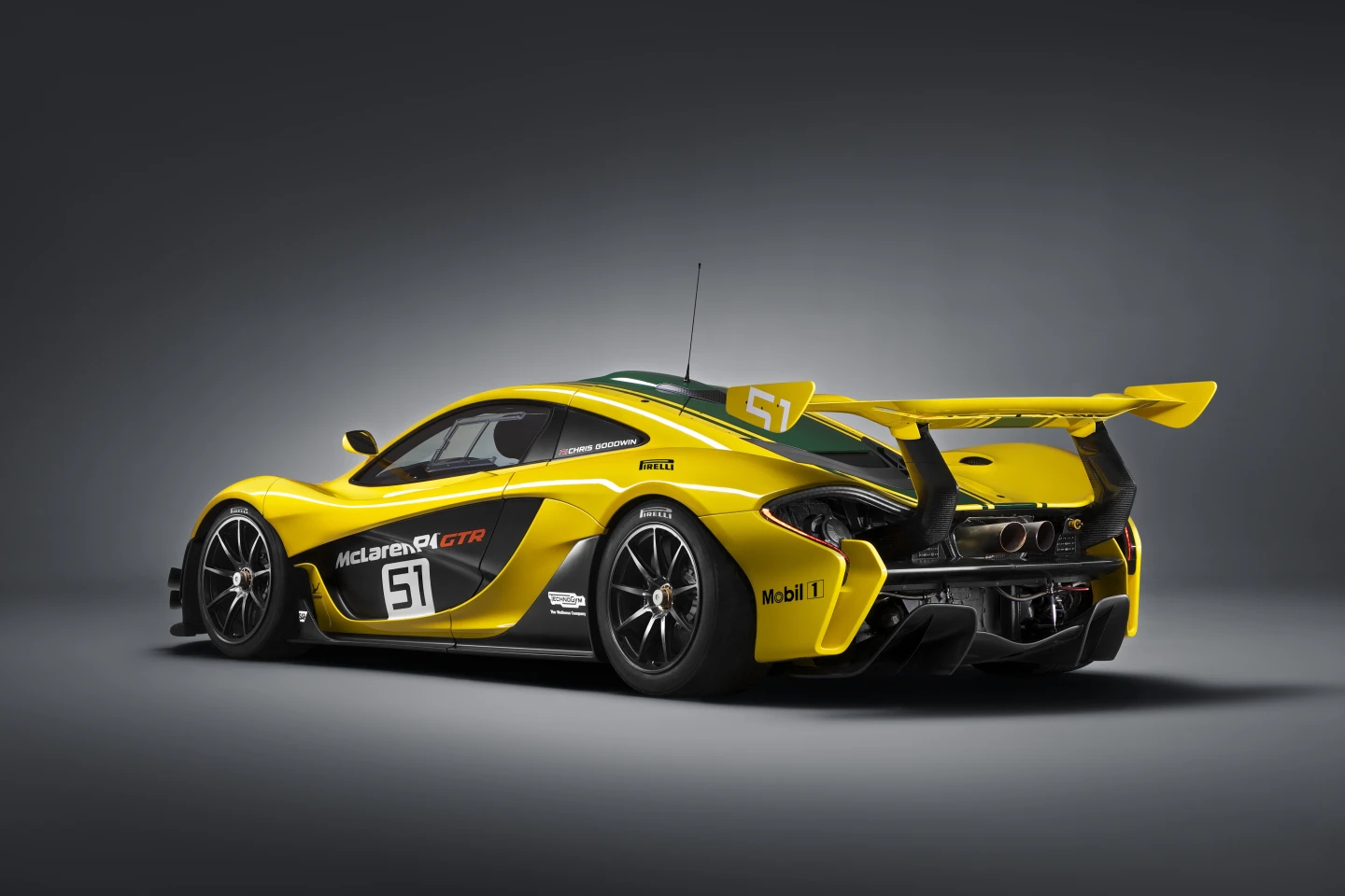The car's aerodynamics package produces up to 660 kg of downforce at 150 mph