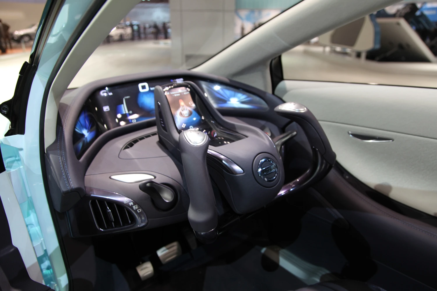 Nissan's LandGlider