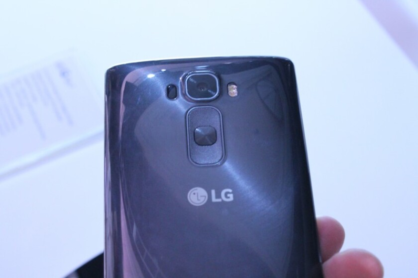 The rear shooter takes 13 MP shots (Photo: Eric mack/Gizmag)