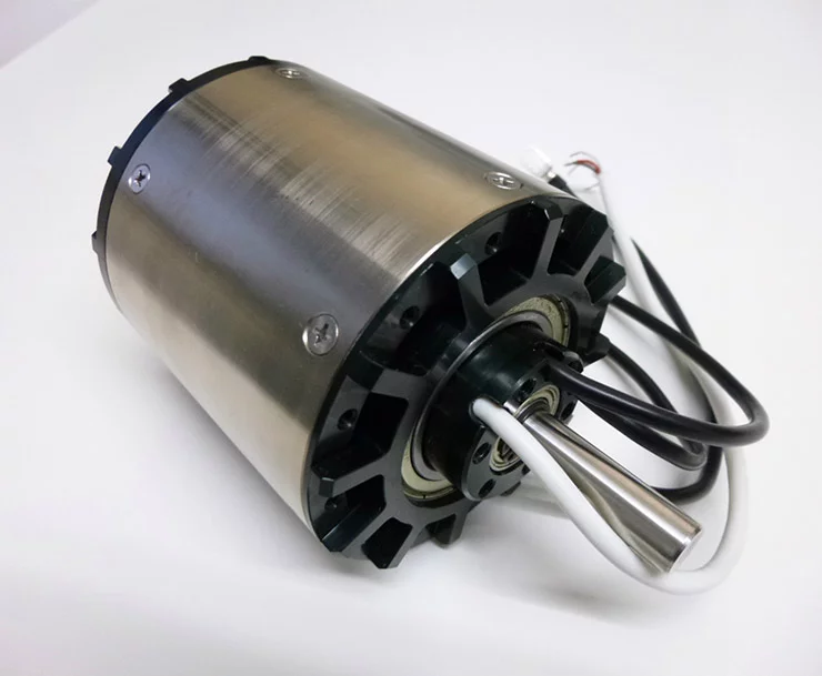The GloW's electric motor for powering the wheels during takeoff