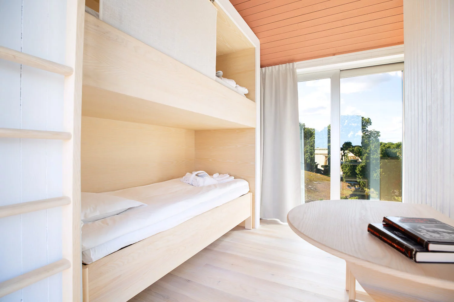 The SynVillan's second bedroom includes bunk beds