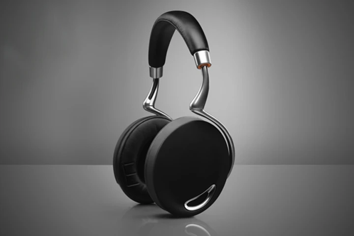 Parrot's Zik wireless headphones feature a touch panel on the right earpiece