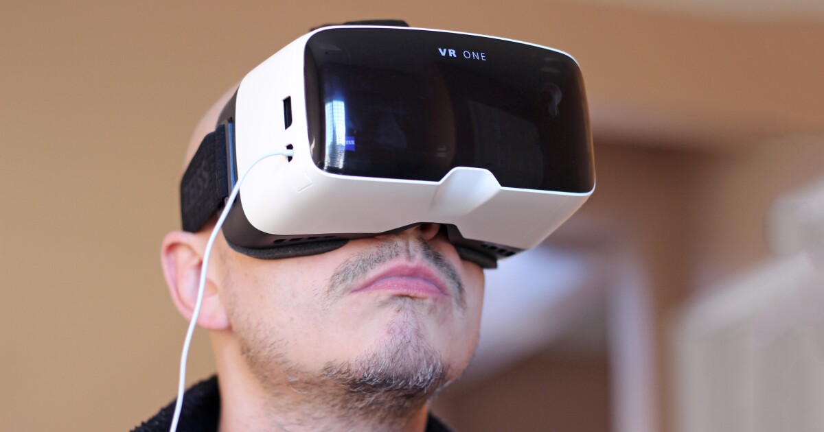 Review Zeiss VR One virtual reality headset (for iPhone 6)