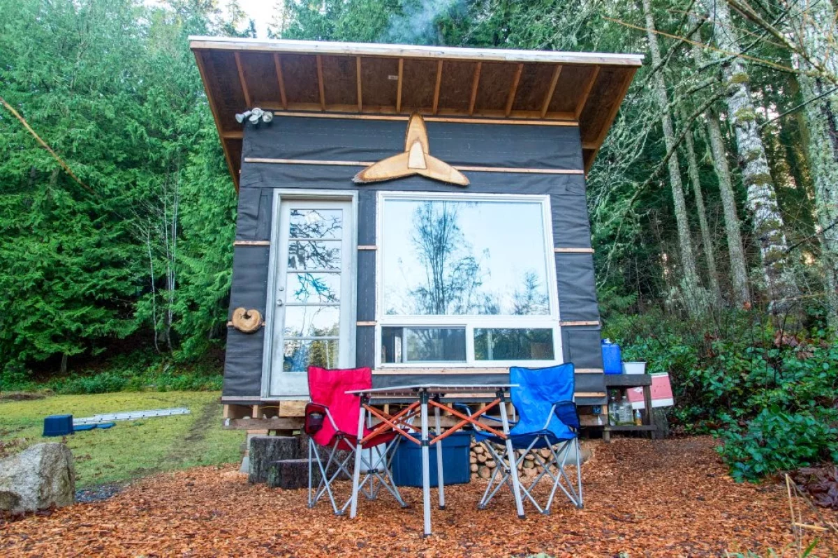 The Transforming Tiny Home measures just 7.7 sq m (83 sq ft), and was built for an estimated budget of under US$500 (Photo: Scott Brooks/Brendan McGarry Photography)