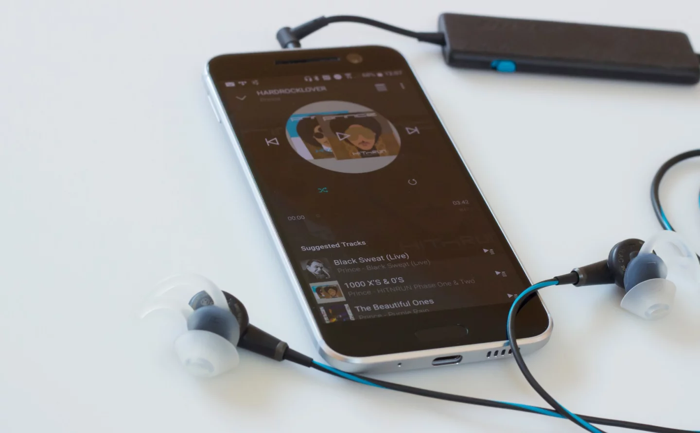 The HTC 10 gives you a terrific headphone listening experience, with BoomSound high-res audio