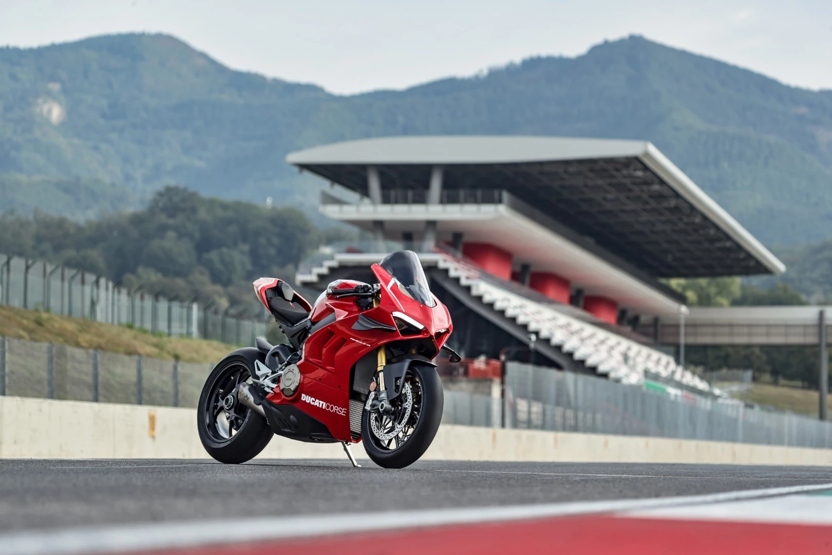 2019 Ducati Panigale V4R: adjustable swingarm pivot will be handy for race teams