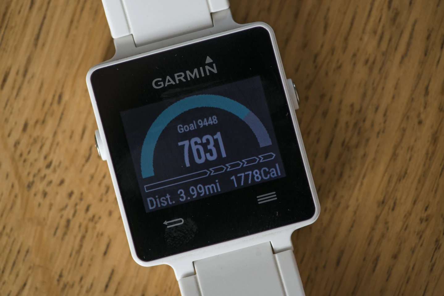 The Garmin vivoactive uses a step-based smart goal activity target to get you moving