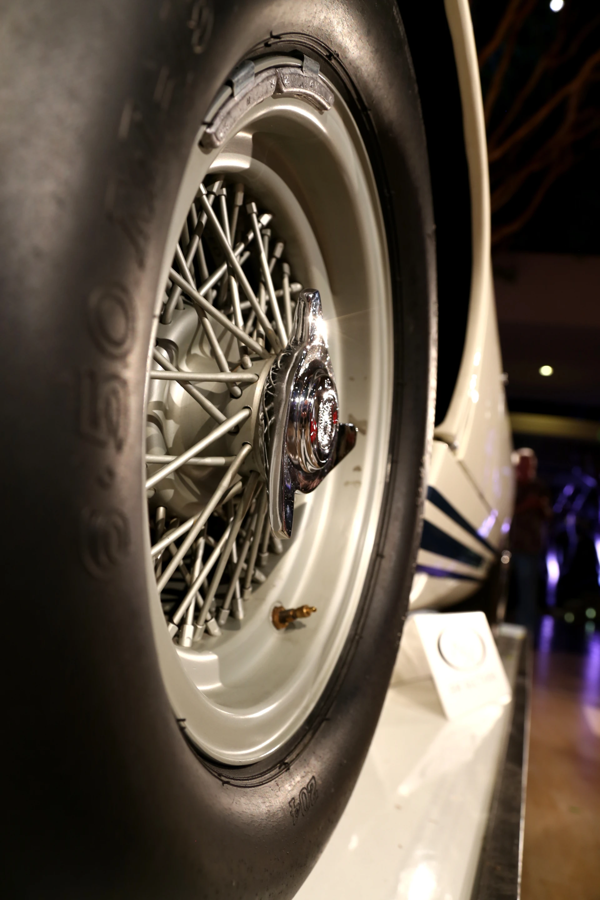 The wire wheels on the 1965 Ford GT40 Prototype Roadster (Photo: Angus MacKenzie/Gizmag.com)