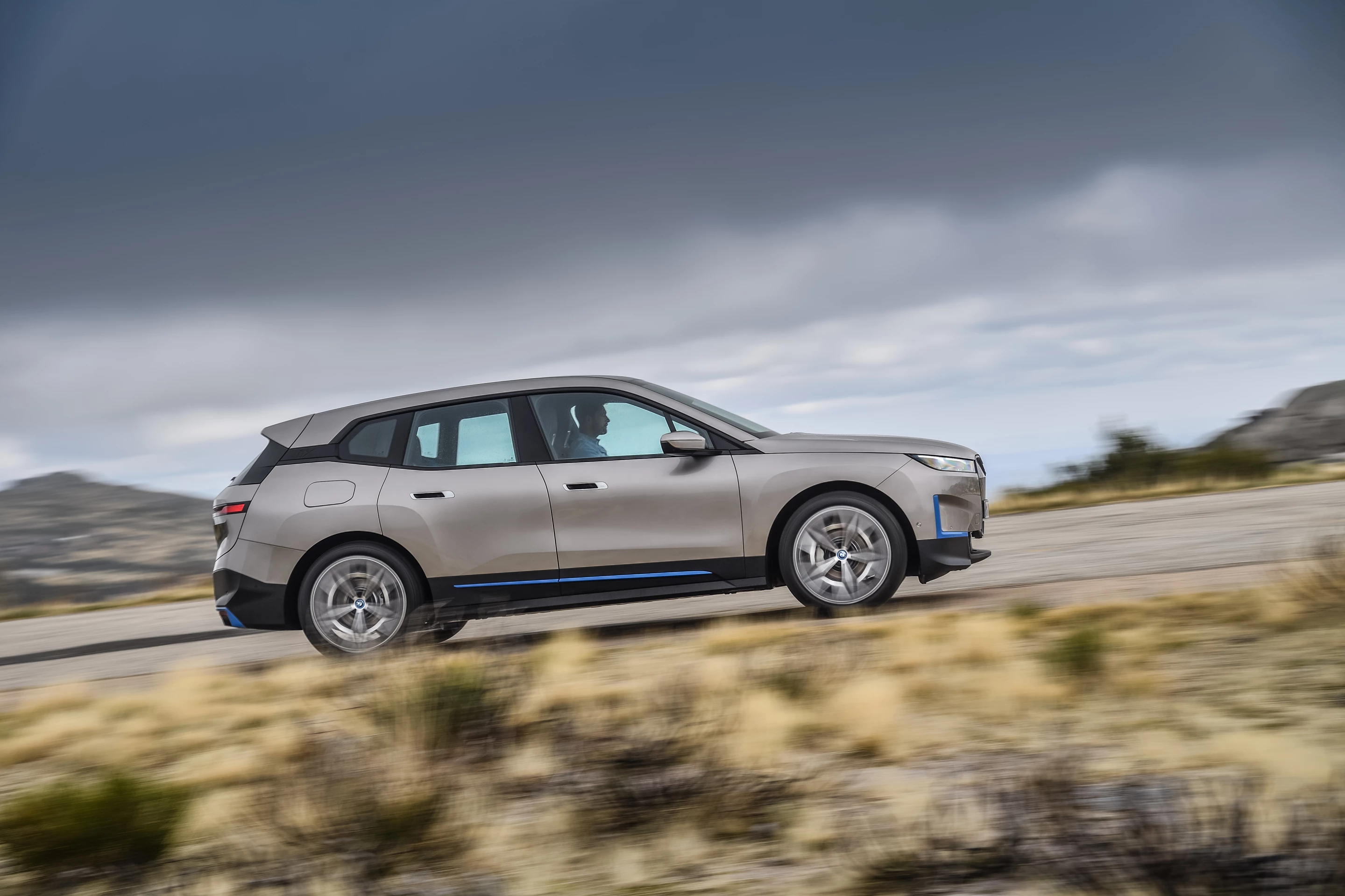 BMW is still on track to start iX production in 2021