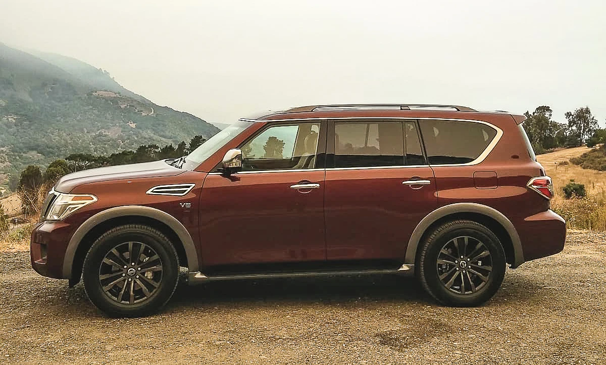 On the exterior, the 2017 Nissan Armada shares many style elements with the Infiniti QX80, especially at the rear quarter and roofline