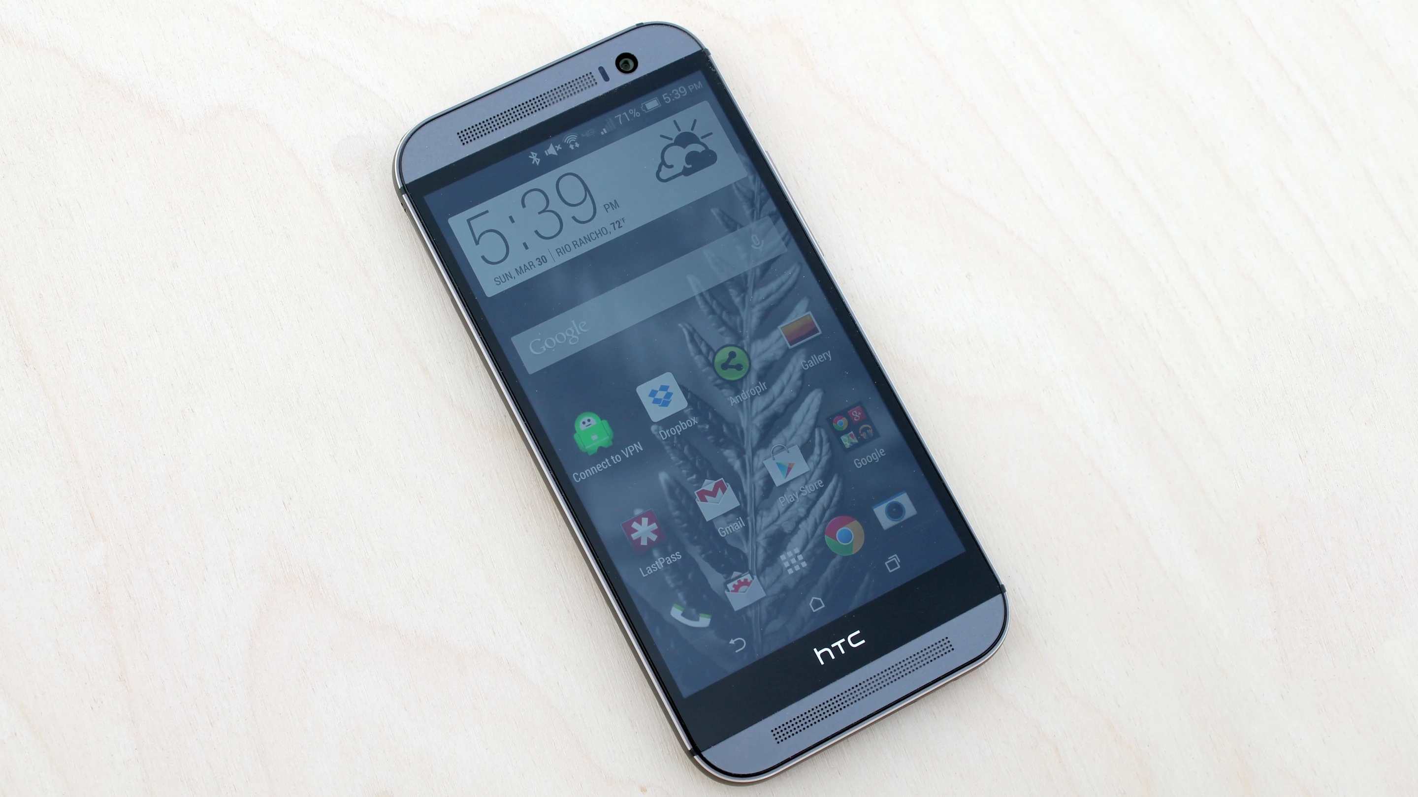 Home screen with HTC Sense 6