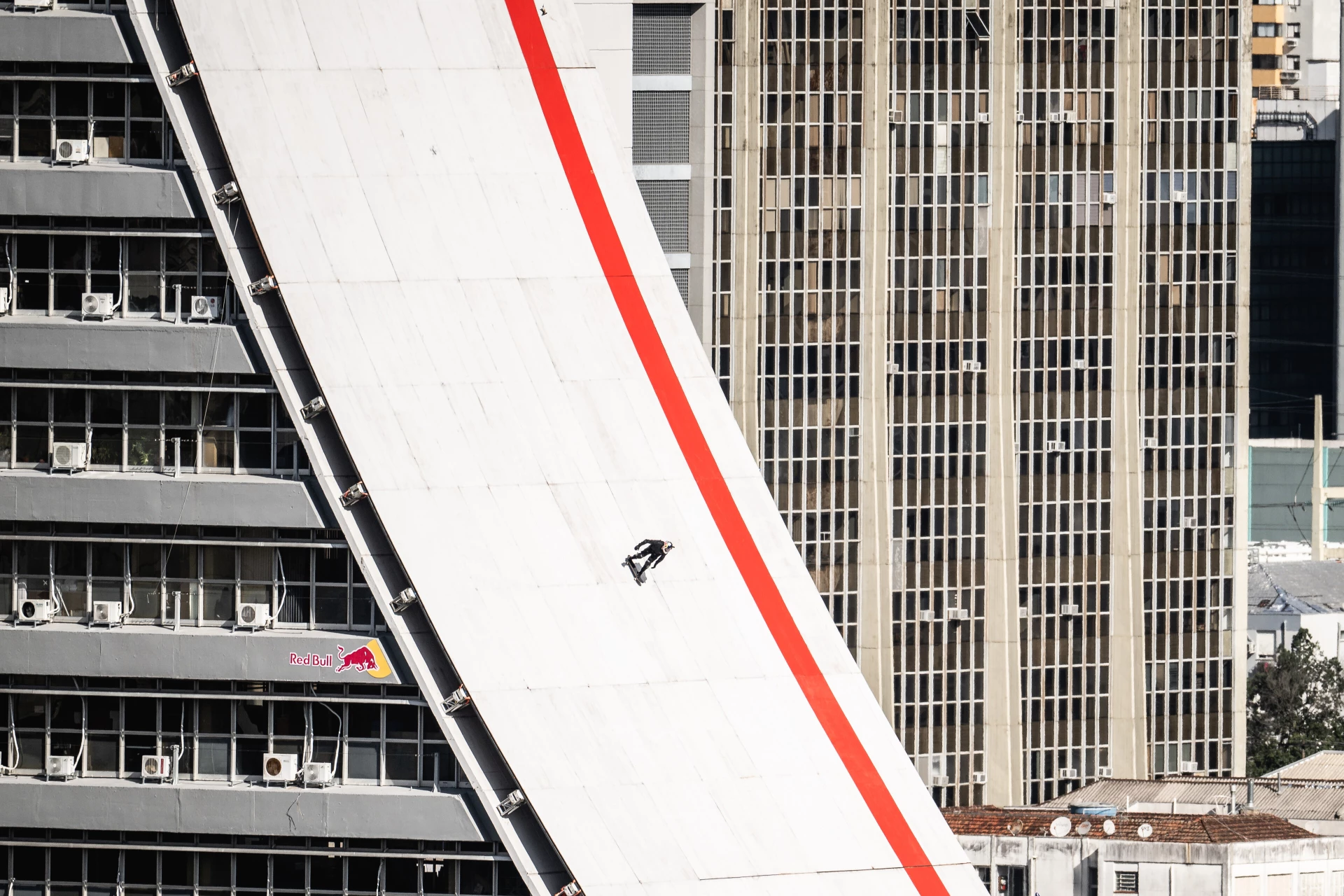 Sandro Dias sets two world records on world's largest skate ramp