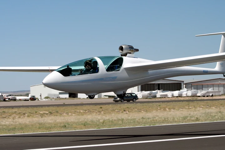 A low pass of the BonusJet (Image: Bill Pearson)