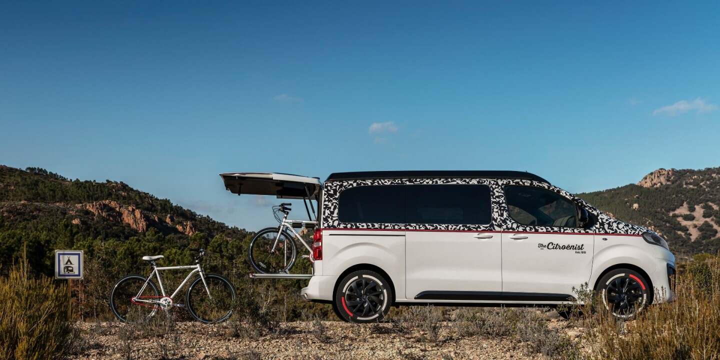 While the Citroënist concept comes with a single bike, it includes a dual-bike carrier