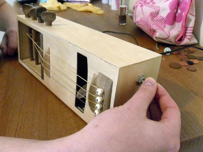 Turning on the alarm, on the Acoustic Alarm clock