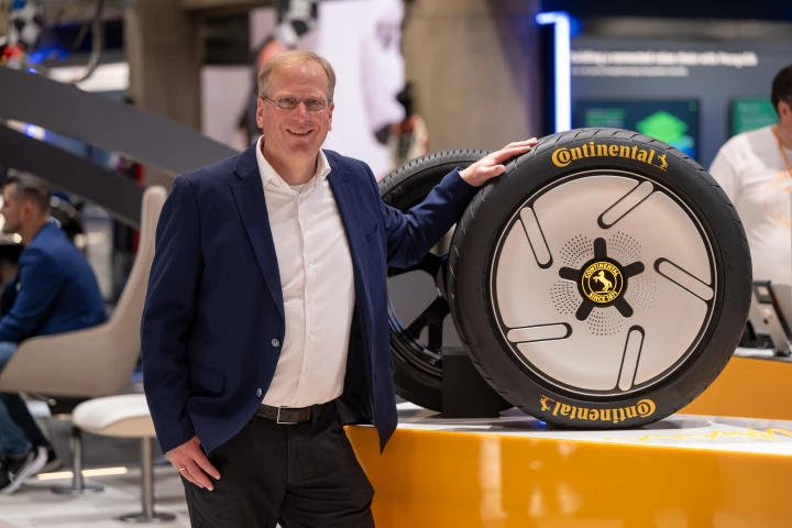 “We see great potential, especially for electric vehicles, where every kilometer of range counts,” says Klaus Kreipe, Head of Continental Tires’ original equipment business in the EMEA region