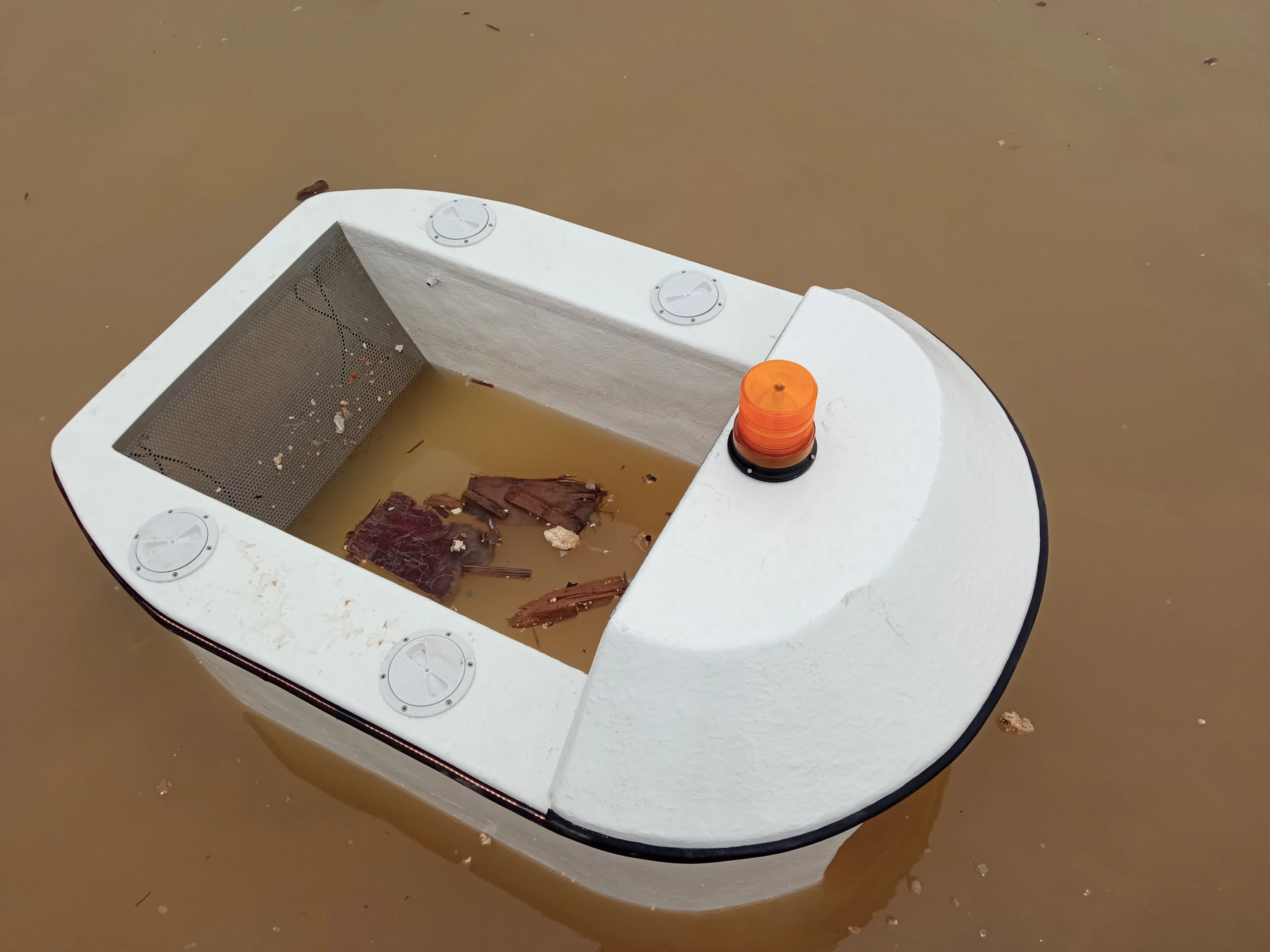Each Clearbot can hold up to 200 liters (53 gal) of garbage