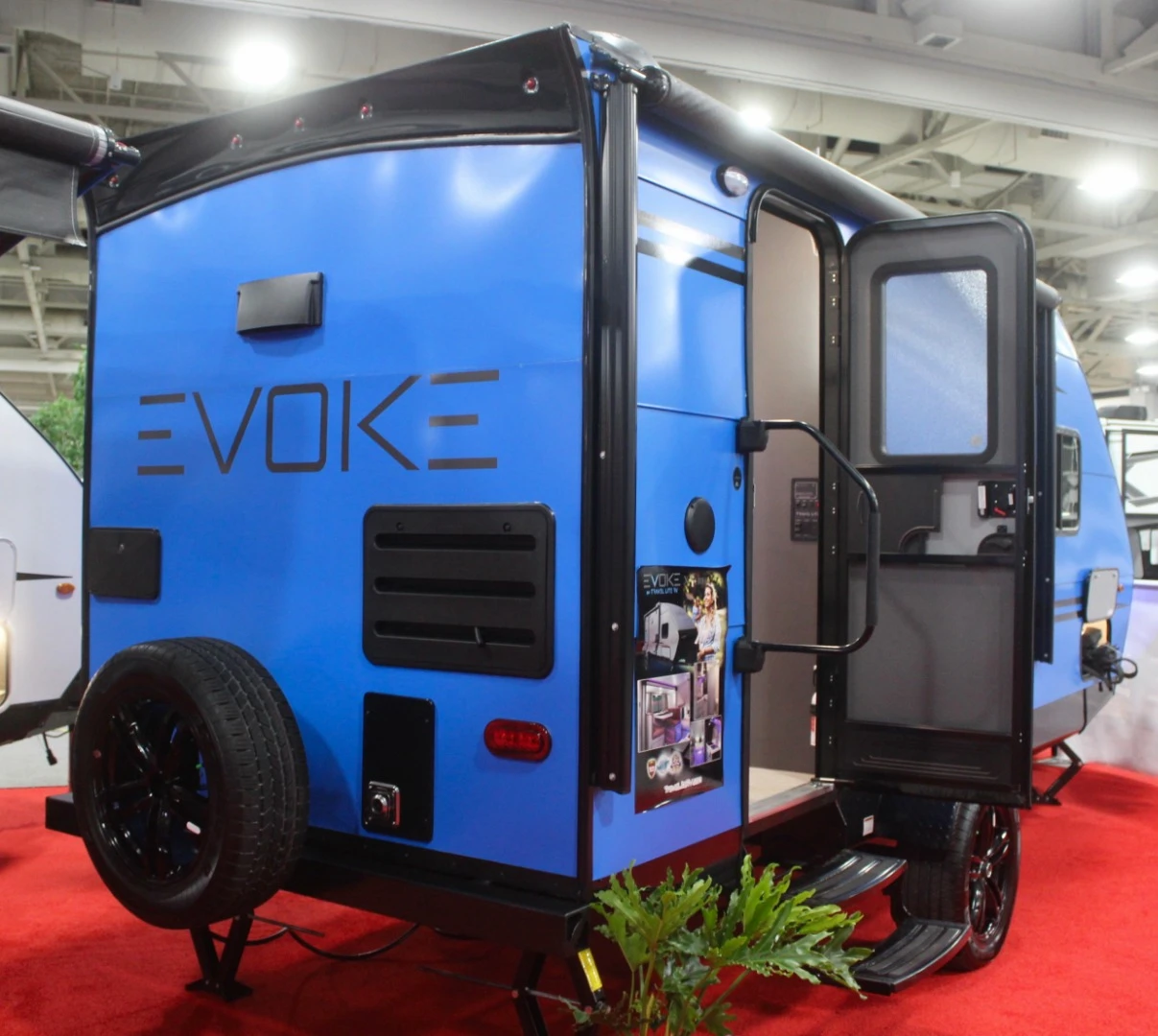 Hot off a late-2018 debut and several awards, the new 2020 Evoke series from Travel Lite makes an RVX appearance
