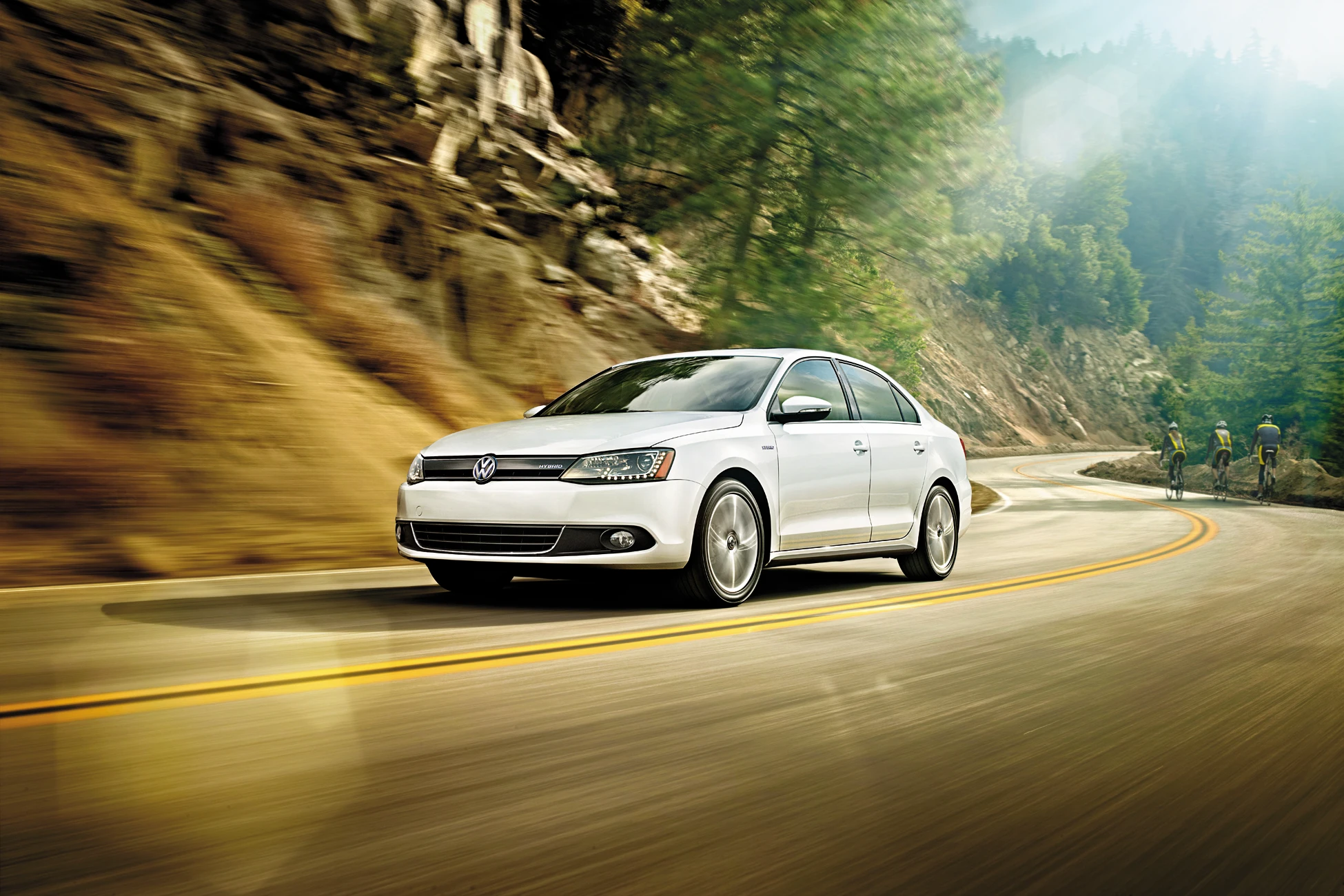 VW expects the 2013 Jetta Hybrid to achieve a combined fuel economy of 45 mpg, about 20 percent less fuel than a similarly-powered sedan with a conventional drivetrain