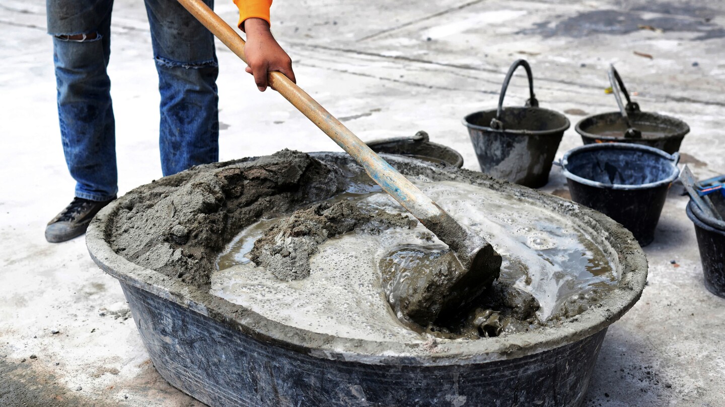 A study carried out at MIT suggests that altering the quantities of materials in cement mixing could substantially reduce CO2 emissions (Photo: Shutterstock)