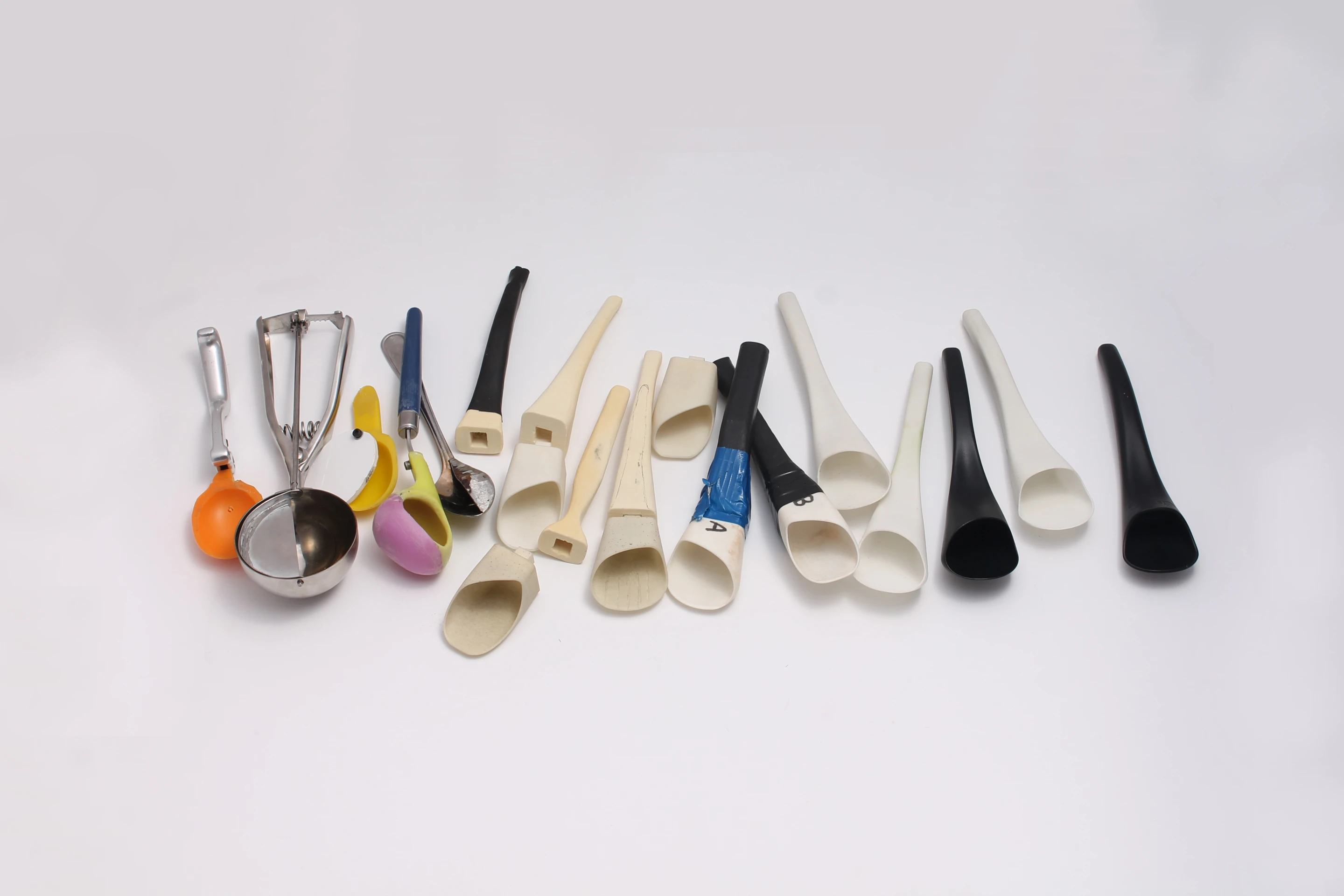 Various prototypes of the S'up Spoon