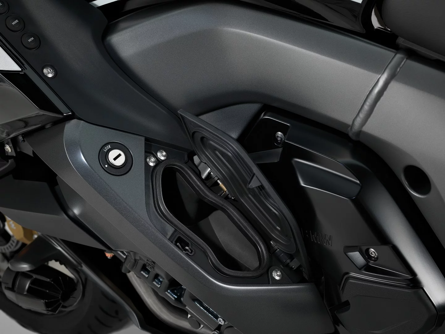2017 BMW K1600GT: lockable waterproof cubbyhole
