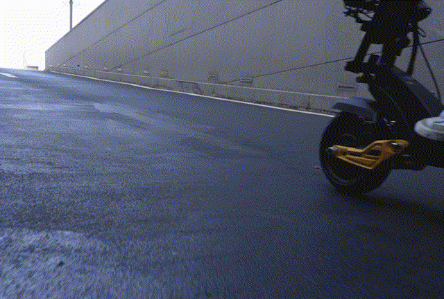 The BEE electric scooter sports a 1,500-watt (peak) hub motor and can tackle inclines of up to 30%