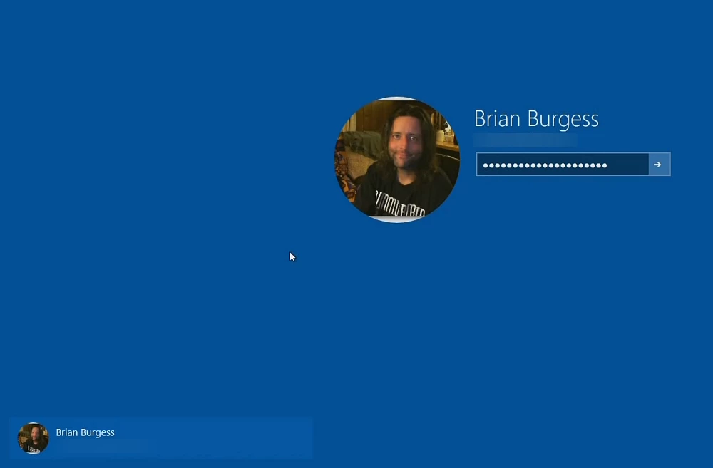 Redesigned Windows 10 login screen