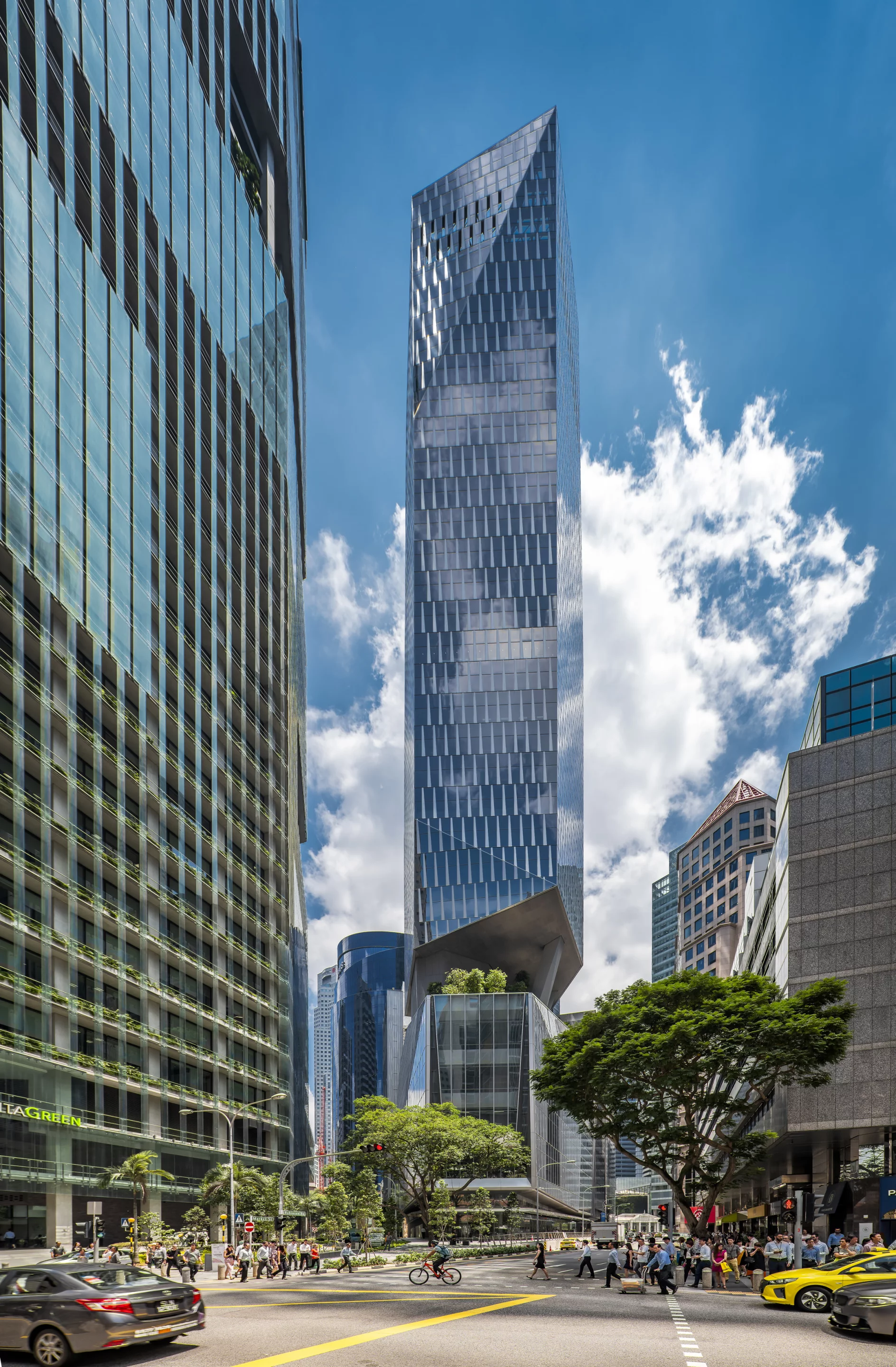 18 Robinson is located in Singapore and was designed by Kohn Pedersen Fox Associates. It reaches a height of 591 ft 180 m) and came in sixth place