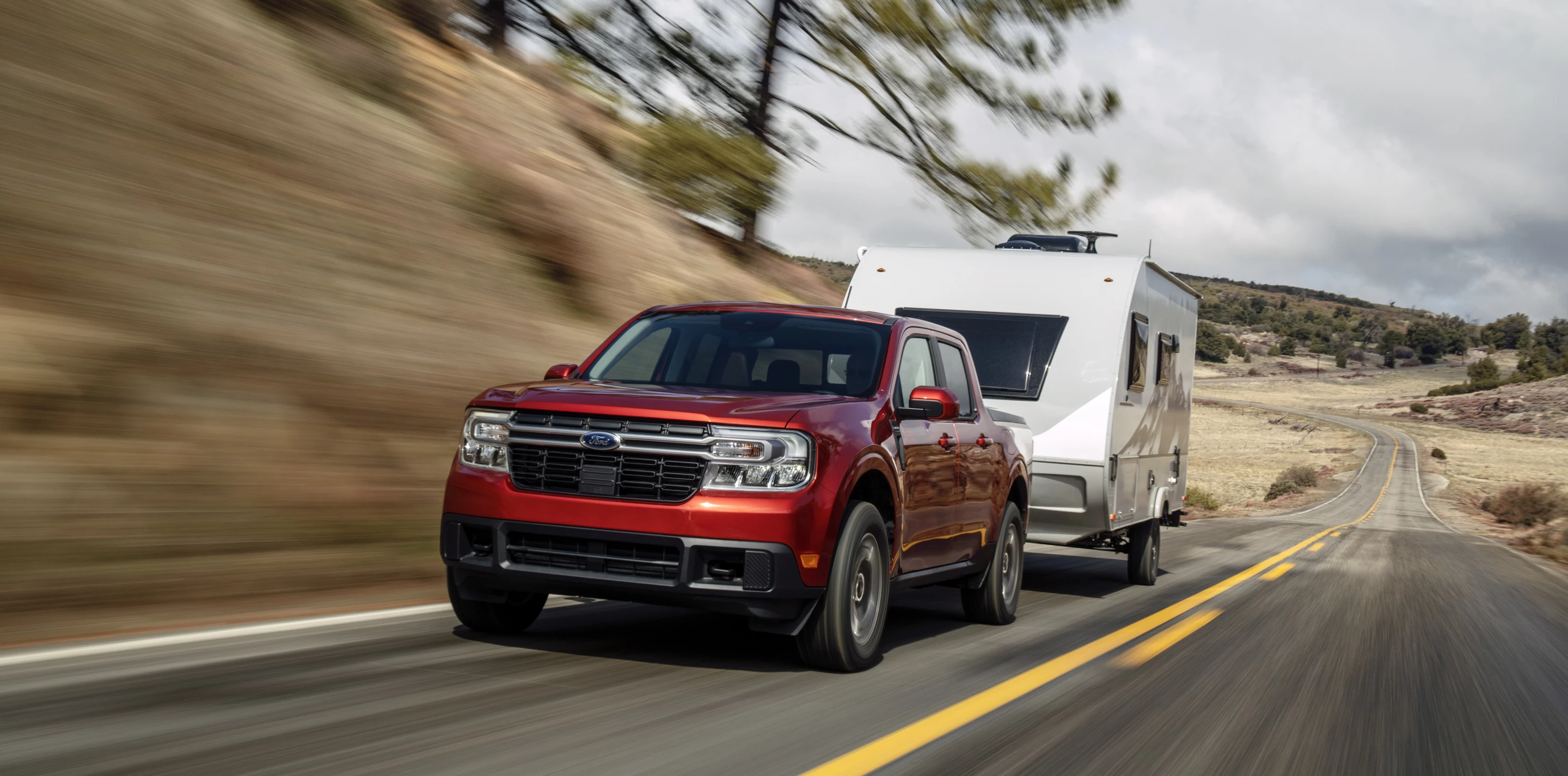 Towing in the Ford Maverick will total up to 4,000 lb (1,814 kg) in the non-hybrid model (shown) and 2,000 lb (907 kg) in the hybrid