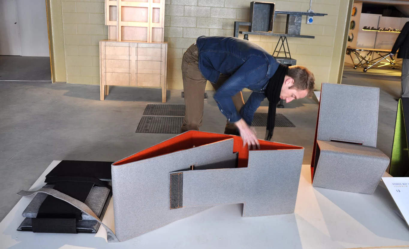 Folding the Vouwwow in three simple steps (photo: Edoardo Campanale/Gizmag)