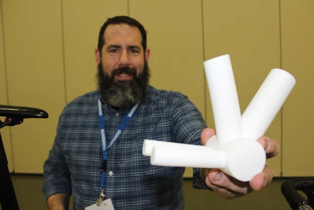 High-impact polystyrene internal molds were created with a 3D printer, carbon fiber was applied to the outside of them using a vacuum-bagging technique, and then the molds were dissolved away, leaving just the carbon frame tubes behind (Photo: Ben Coxworth/Gizmag.com)