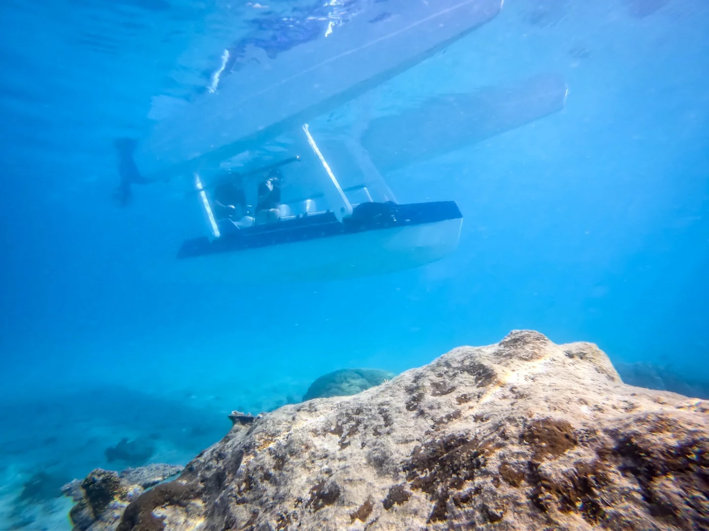 Underwater navigation speed is limited to 3 knots