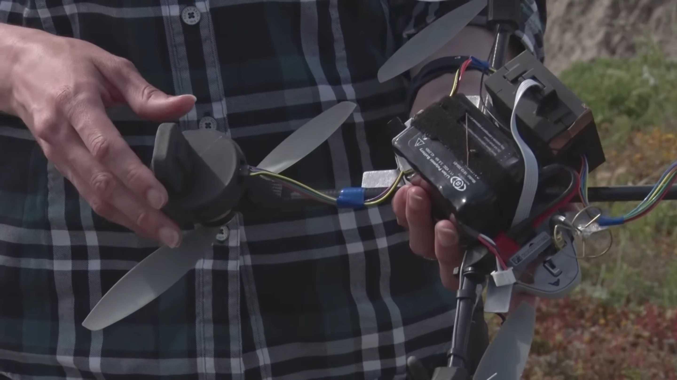 The MIWRAC uses a magnetometer sensor suite developed by NSWC Carderock, Combat Direction Systems Activity Dam Neck and two commercial companies – BDS and Physical Sciences, Inc.