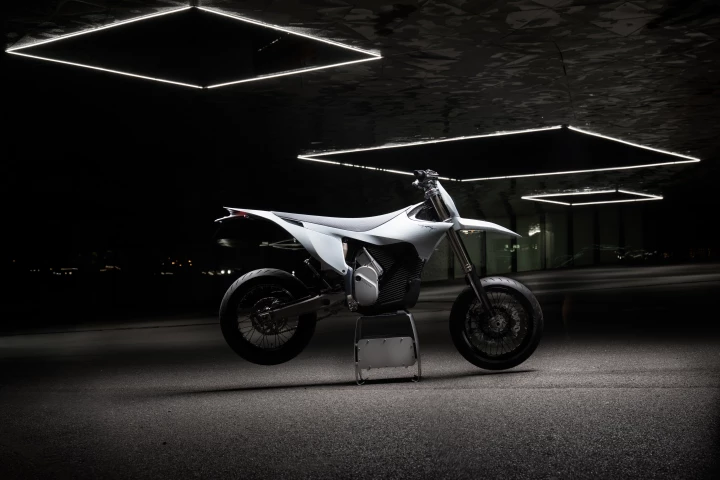 Stark calls the Vark SM “the world’s most advanced electric supermoto”