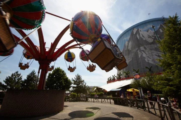 The amusement park features over 40 rides and attractions (image from Wunderland Kalkar)