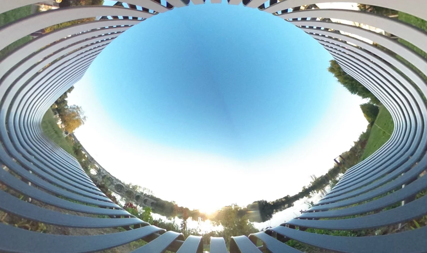 Cool effects can be created by adjusting viewing angles in the companion viewer software