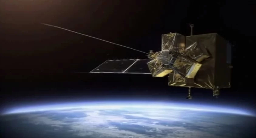 A tethered harpoon system to capture derelict satellites is being studied for ESA's e.DeOrbit mission (Image: Airbus Defence and Space)