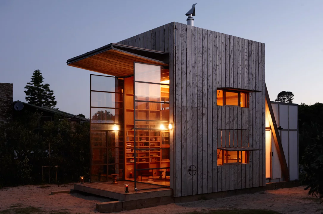 Hut on Sleds: the mother of all beach huts? (Photo: Jackie Meiring)