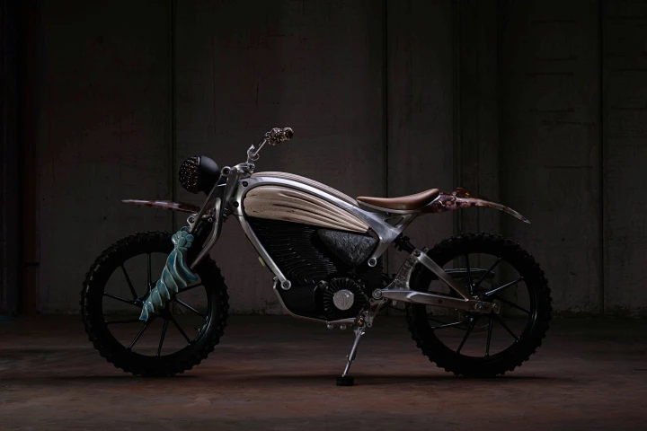 LA-based multidisciplinary artist Mattia Biagi has created the Motototem, a one-of-a-kind custom based on the upcoming C6 electric motorcycle