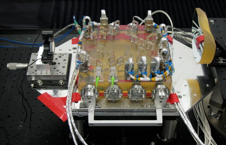 LPF optical bench interferometer built in Glasgow (Image: U. Glasgow, U. Birmingham)