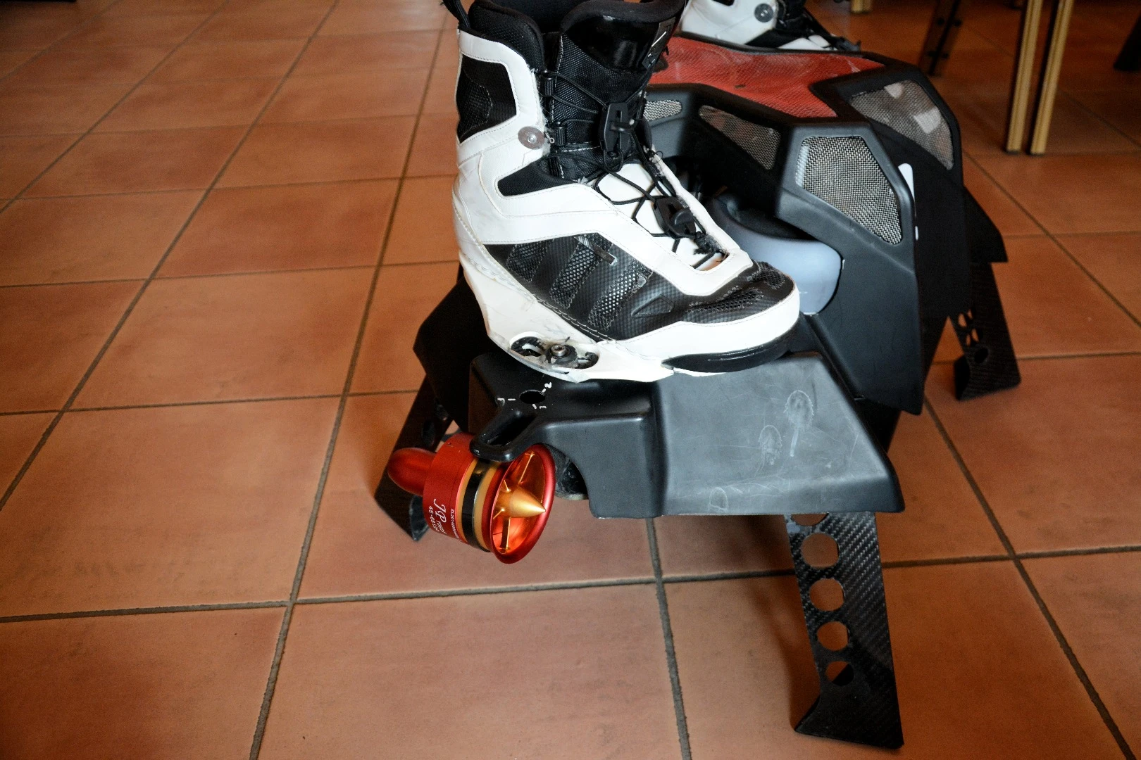 On each side of the Flyboard Air is a 70 mm electric ducted fan to help with stability