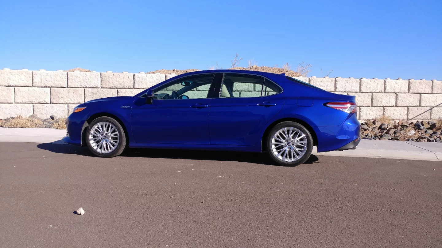 The 2018 Camry Hybrid model combines the updated four-cylinder engine of the base model, re-tuned for the Atkinson cycle, and Toyota’s Hybrid Synergy Drive